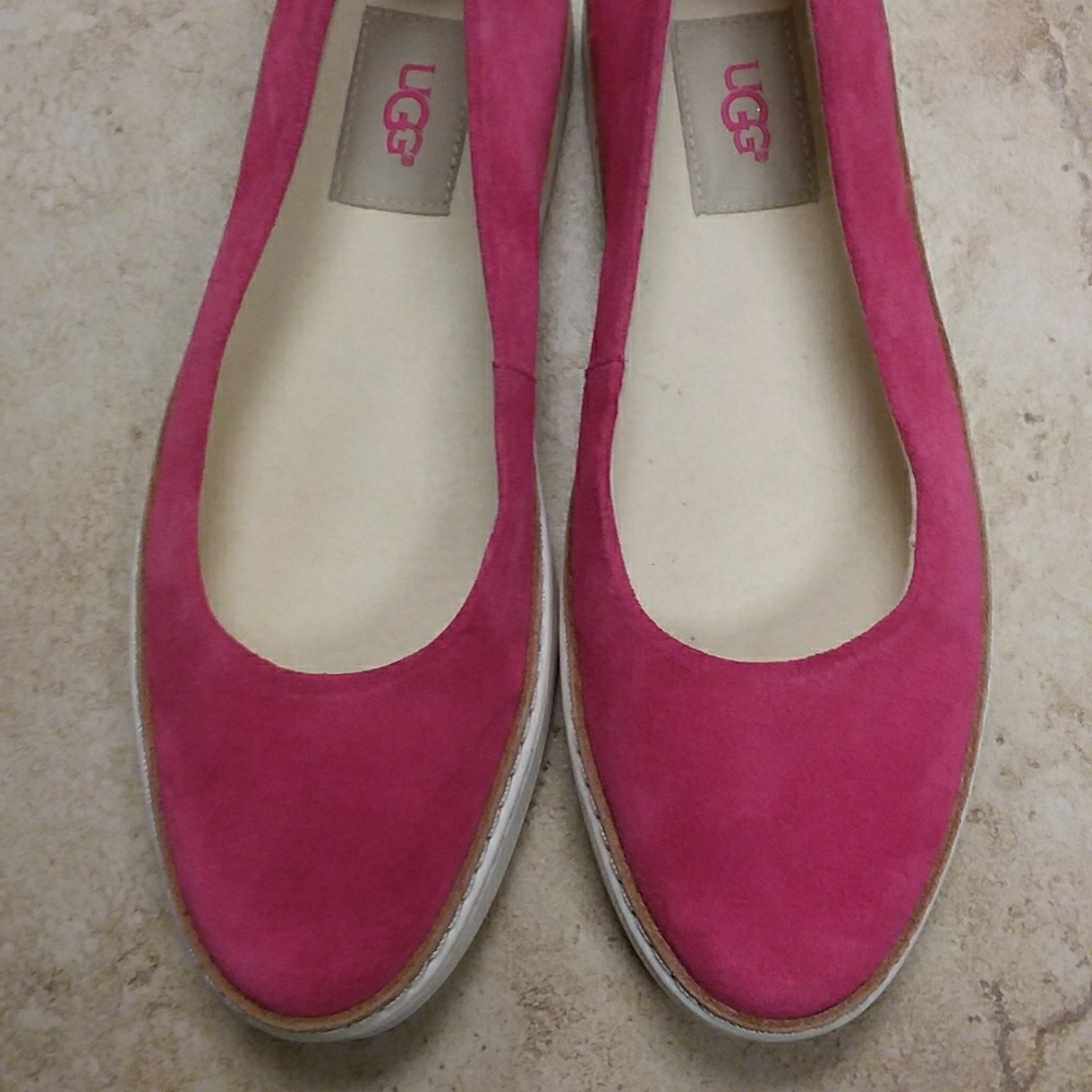 Uggs pink suede size 6